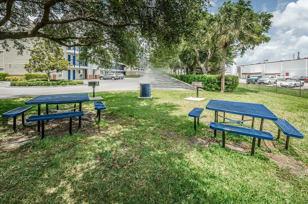 Tampa Bay Extended Stay Hotel Largo